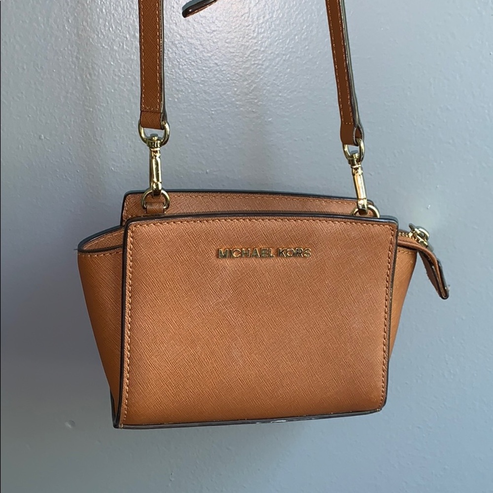 Cute Michael Kors cross body